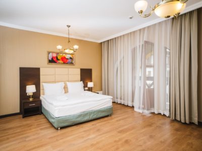 фото кровати в спальне в таунхаусе 6 спален 960